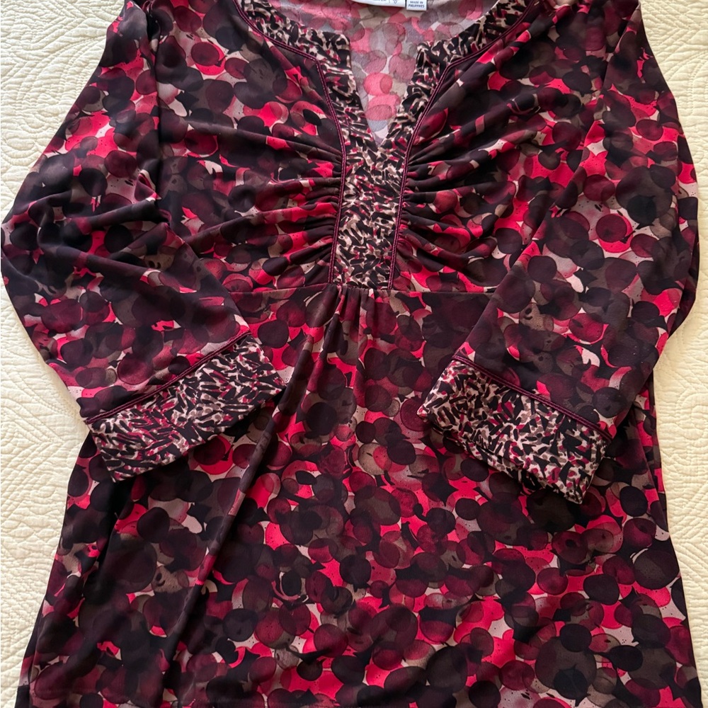 Susan Graver Liquid Knit 3/4 Sleeve Top Red Pattern Size XS EUC